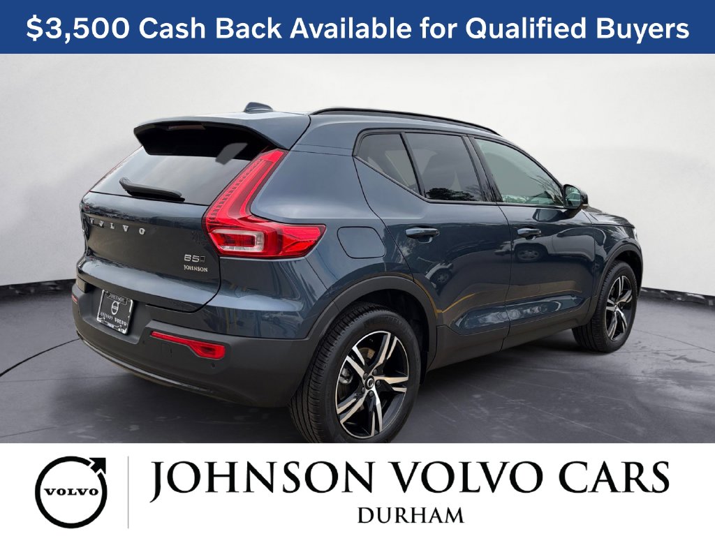 New 2026 Volvo XC40 B5 Core SUV