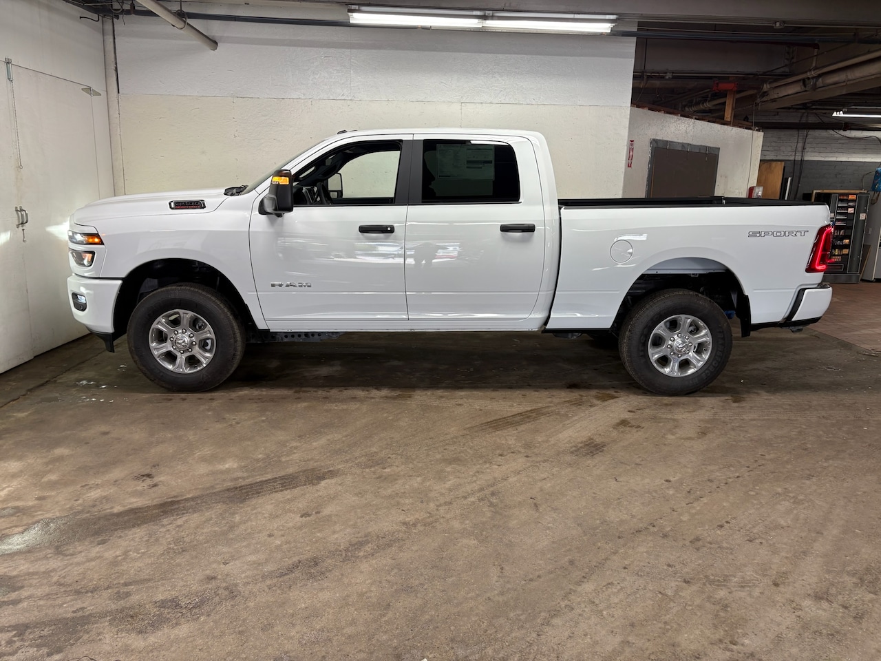 2026 RAM 2500 Big Horn - Photo 6