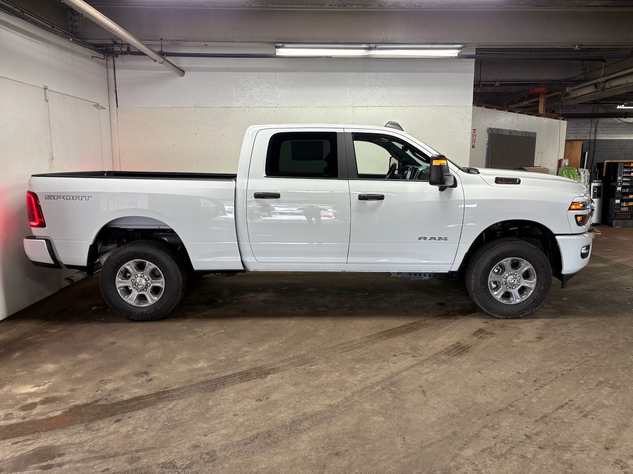 2026 RAM 2500 Big Horn - Photo 4