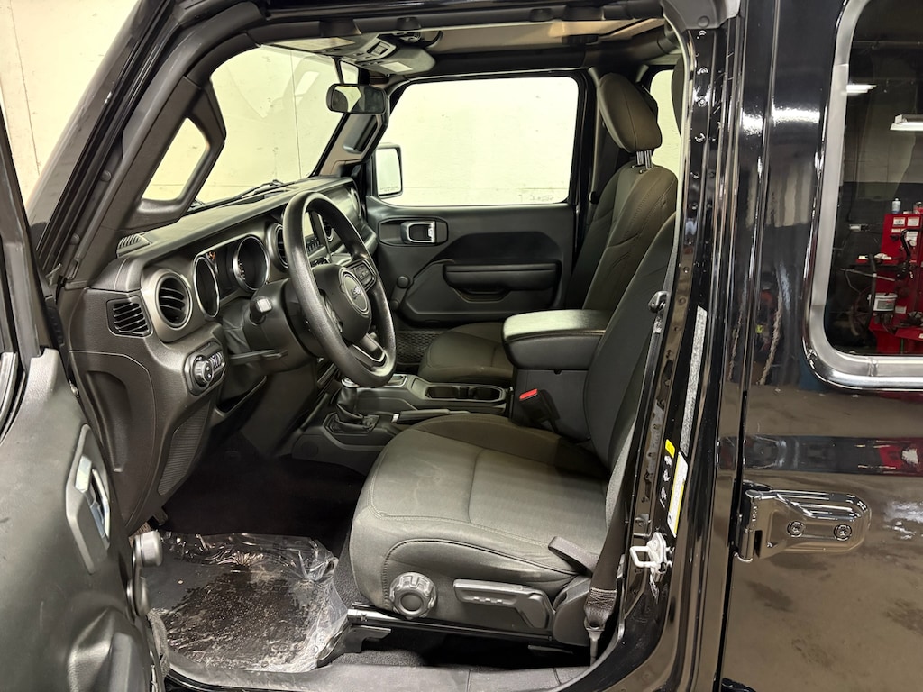 Used 2022 Jeep Gladiator Willys Truck