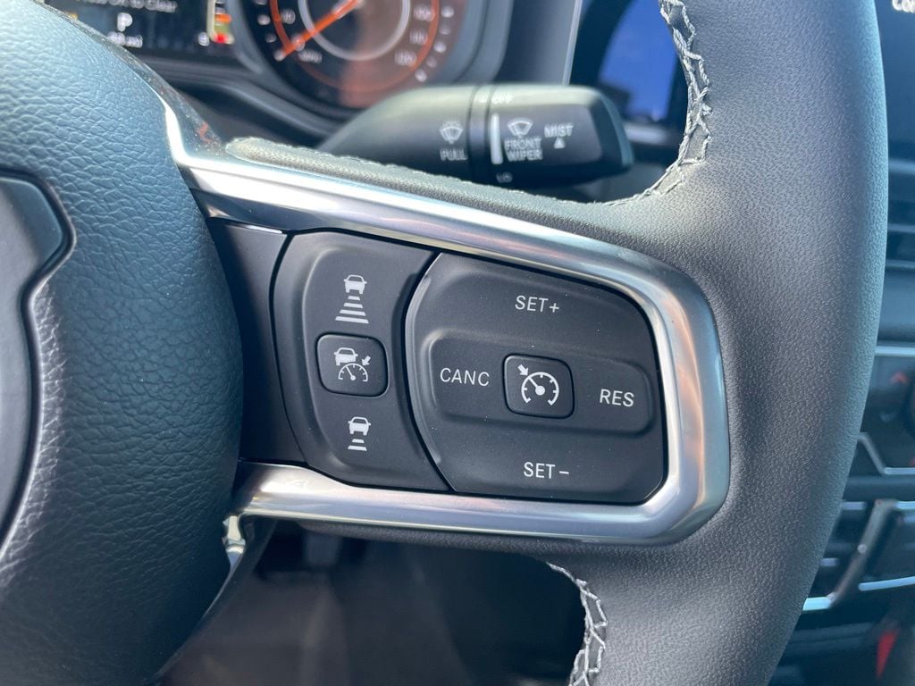 2026 Jeep Wrangler 4-Door Sahara - Photo 18