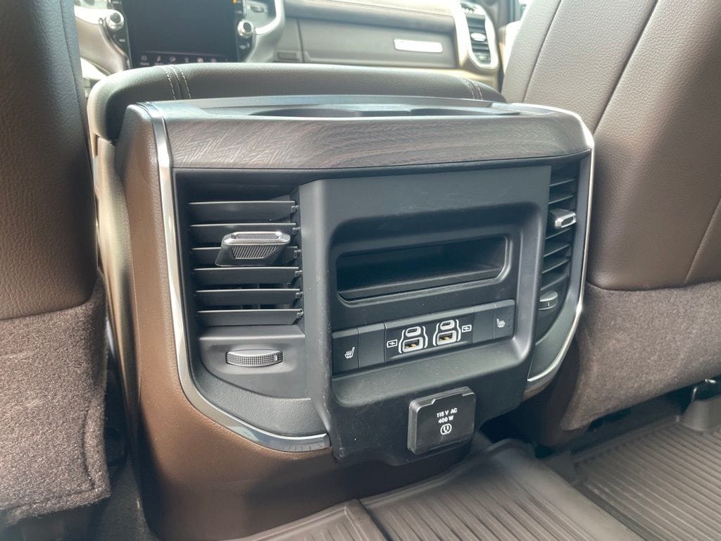 2026 RAM 3500 Laramie - Photo 15