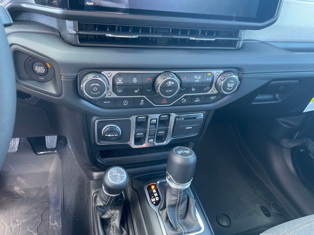 2026 Jeep Wrangler 4-Door Sahara - Photo 16