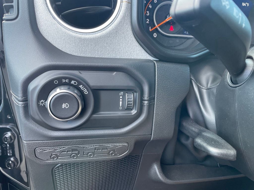 2026 Jeep Wrangler 4-Door Sahara - Photo 20