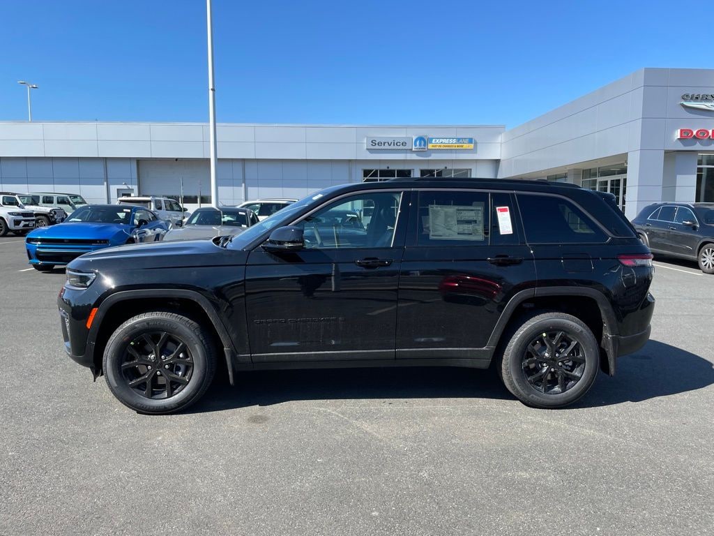New 2026 Jeep Grand Cherokee Altitude Sport Utility