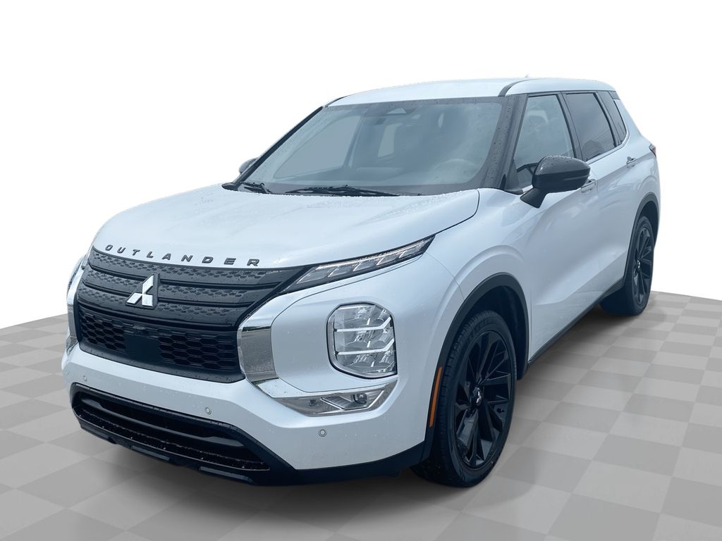 2023 Mitsubishi Outlander SE
