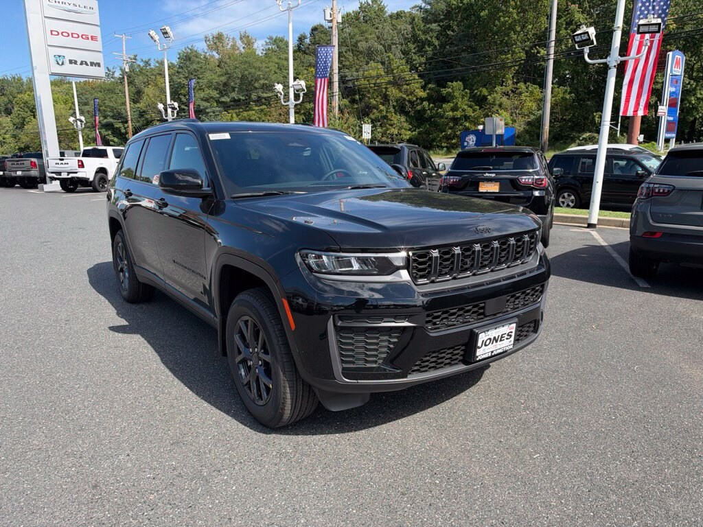 New 2027 Jeep Grand Cherokee L LAREDO ALTITUDE 4X4 Sport Utility