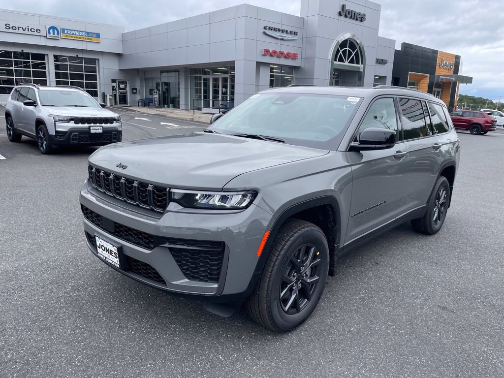 New 2027 Jeep Grand Cherokee L LAREDO ALTITUDE 4X4 Sport Utility