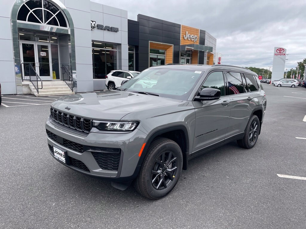 New 2027 Jeep Grand Cherokee L LAREDO ALTITUDE 4X4 Sport Utility