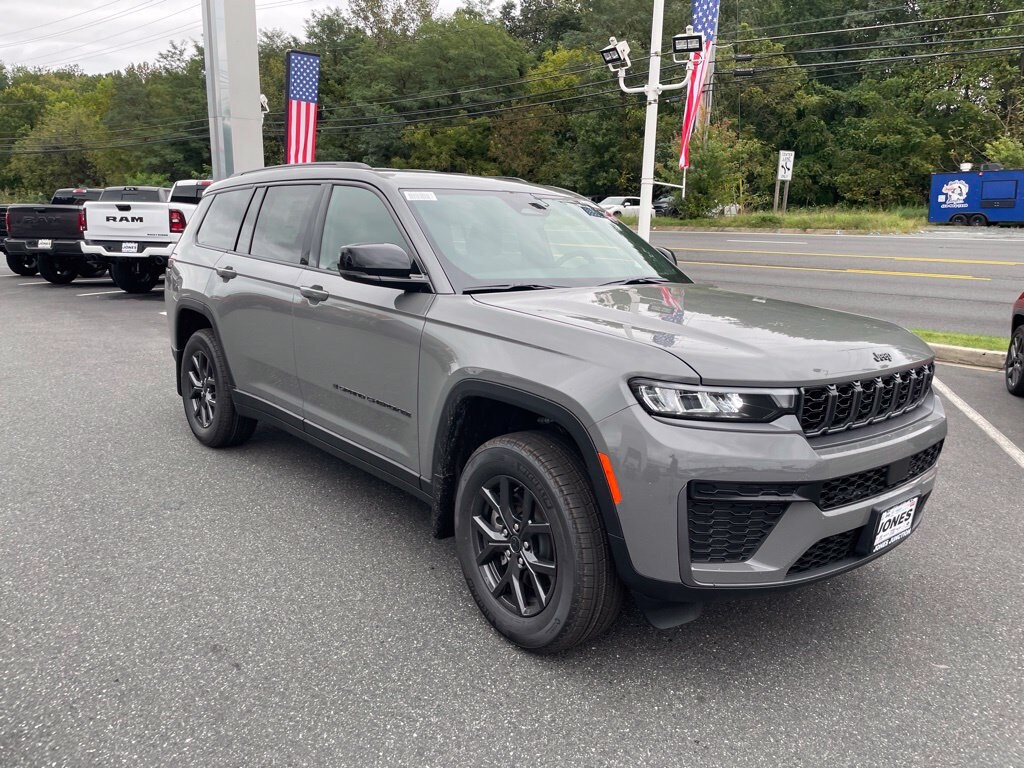 New 2027 Jeep Grand Cherokee L LAREDO ALTITUDE 4X4 Sport Utility