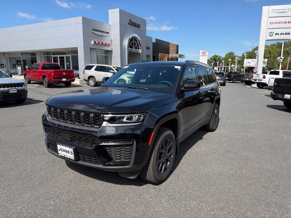 New 2027 Jeep Grand Cherokee L LAREDO ALTITUDE 4X4 Sport Utility