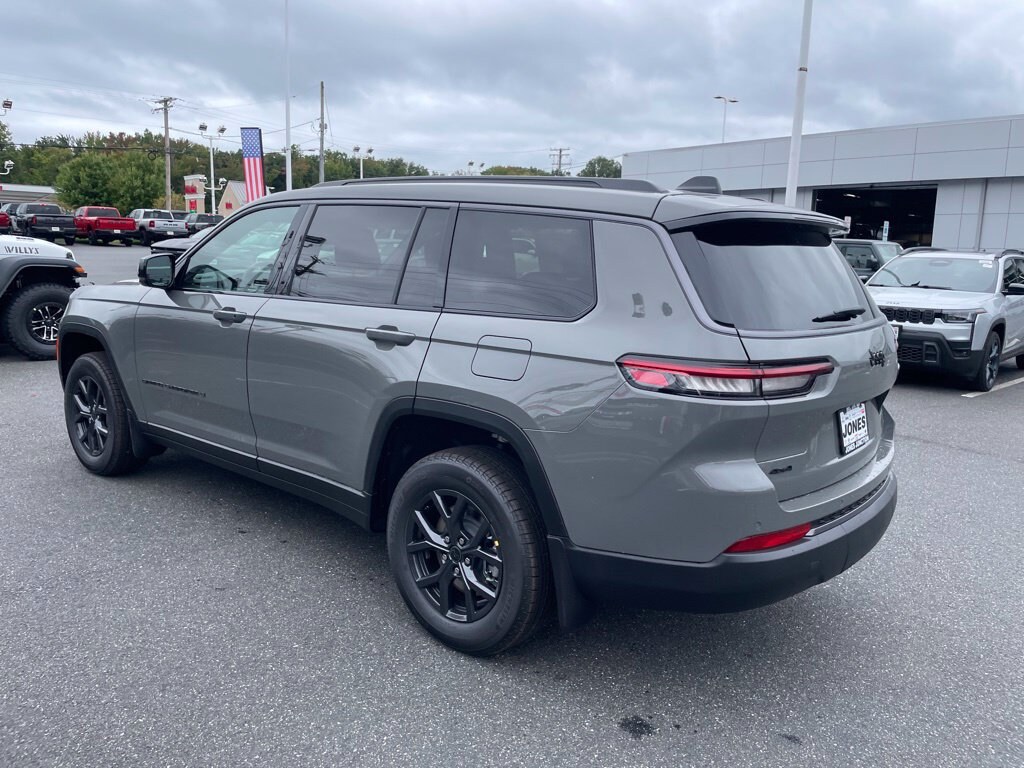 New 2027 Jeep Grand Cherokee L LAREDO ALTITUDE 4X4 Sport Utility