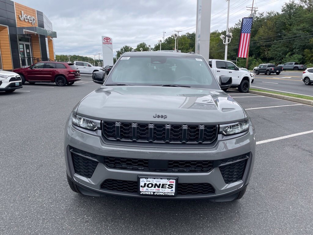 New 2027 Jeep Grand Cherokee L LAREDO ALTITUDE 4X4 Sport Utility