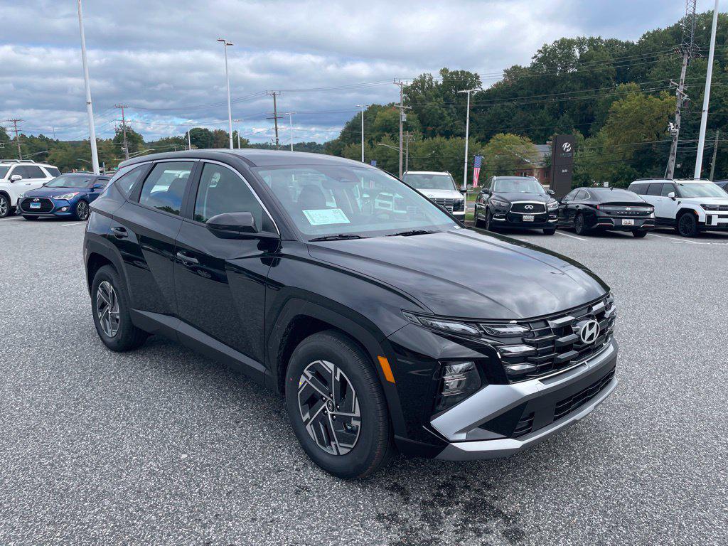 New 2026 Hyundai Tucson Hybrid SE SUV