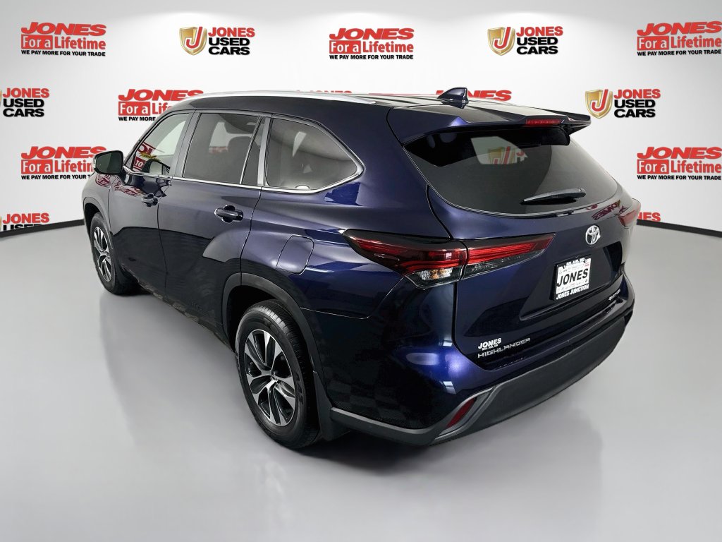 Used 2025 Toyota Highlander XLE SUV