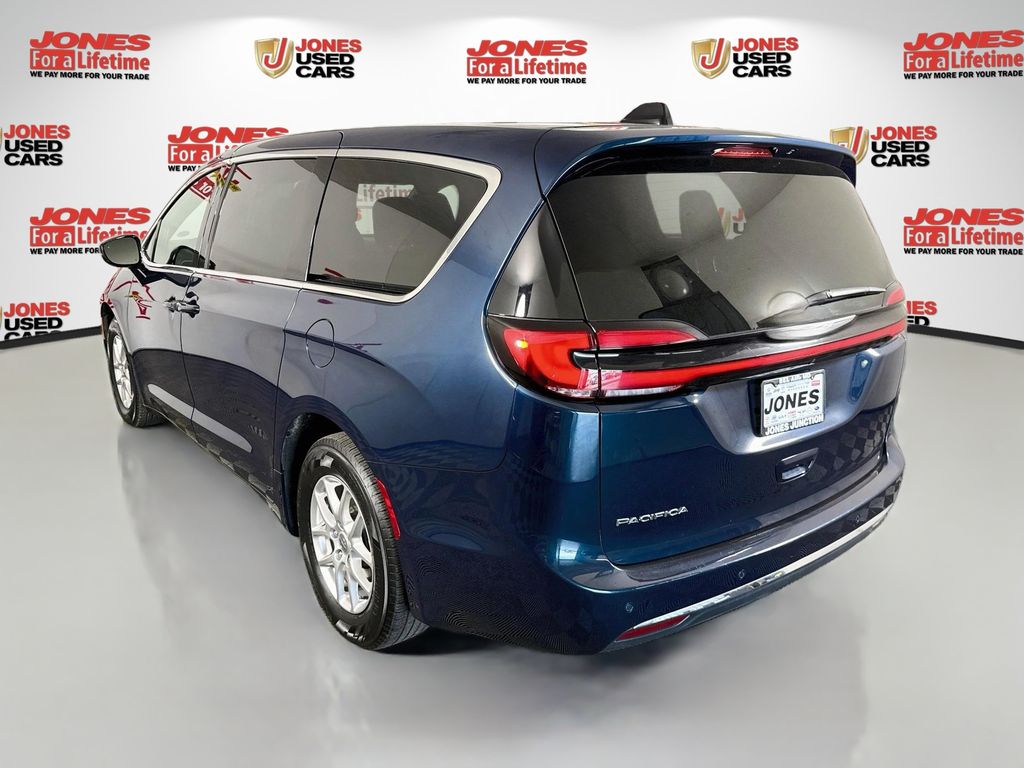 Certified 2025 Chrysler Pacifica Select Minivan/Van