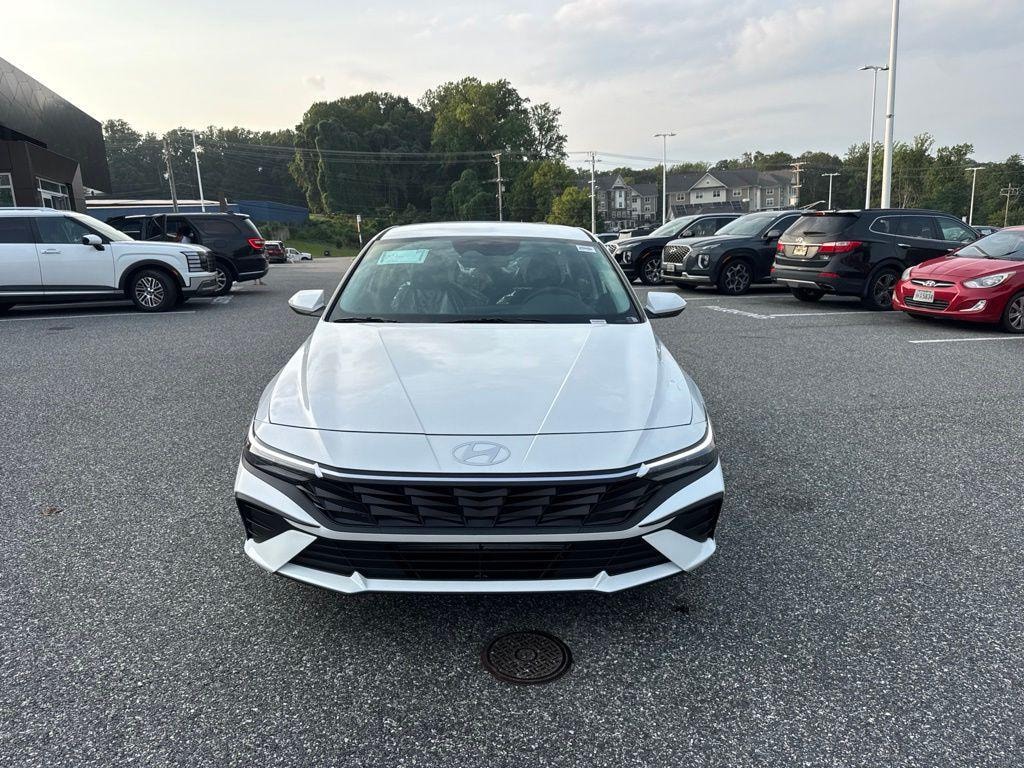New 2026 Hyundai Elantra SE Sedan