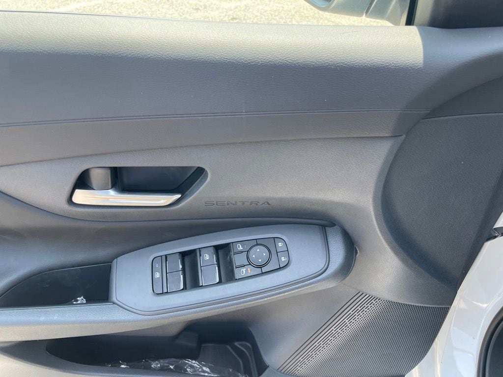 2026 Nissan Sentra SV - Photo 7