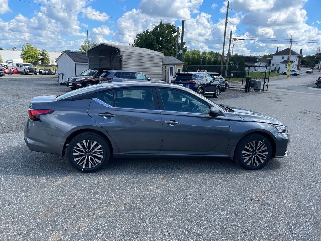 New 2026 Nissan Altima SV Sedan