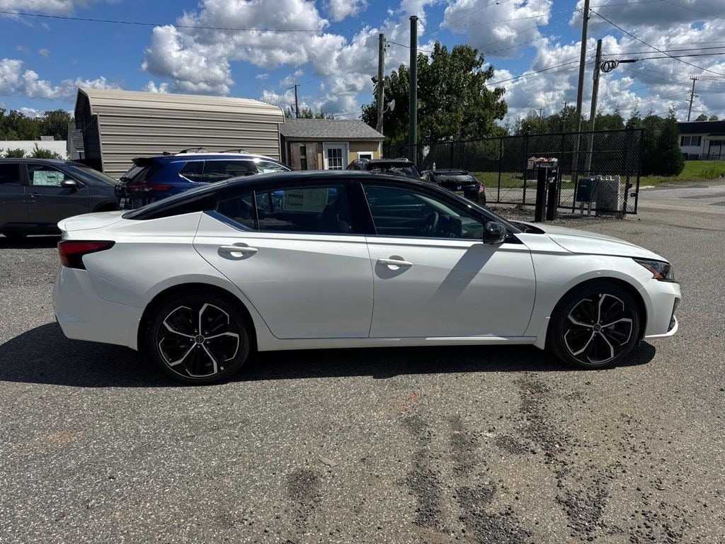 New 2026 Nissan Altima SR Sedan