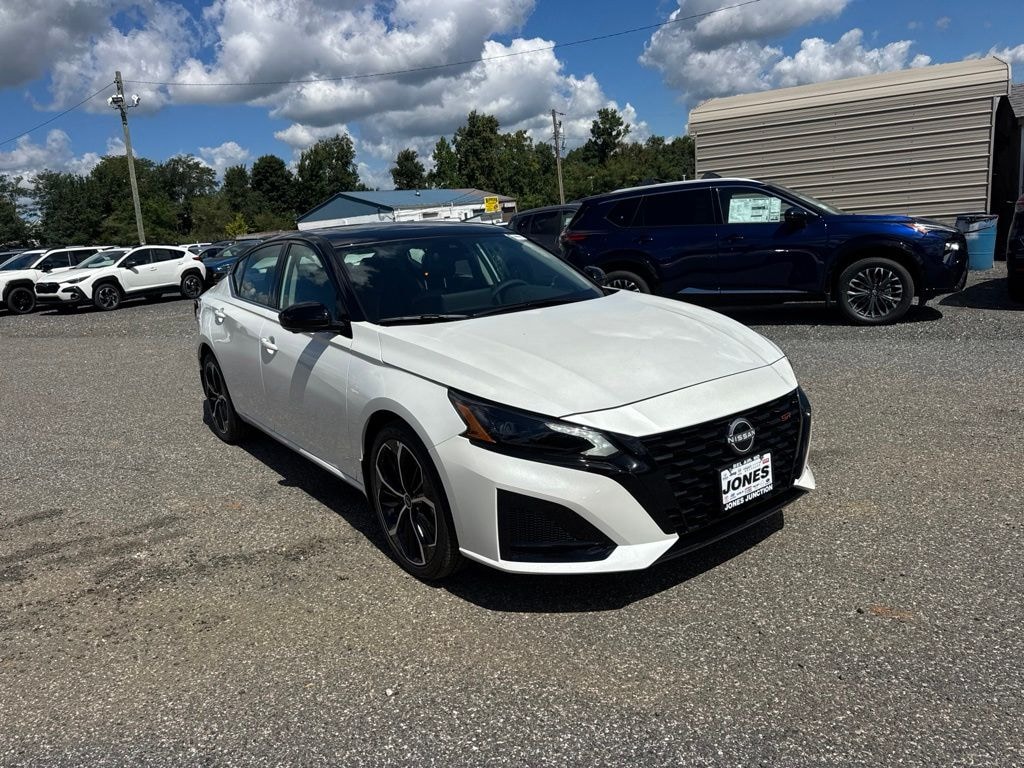 New 2026 Nissan Altima SR Sedan