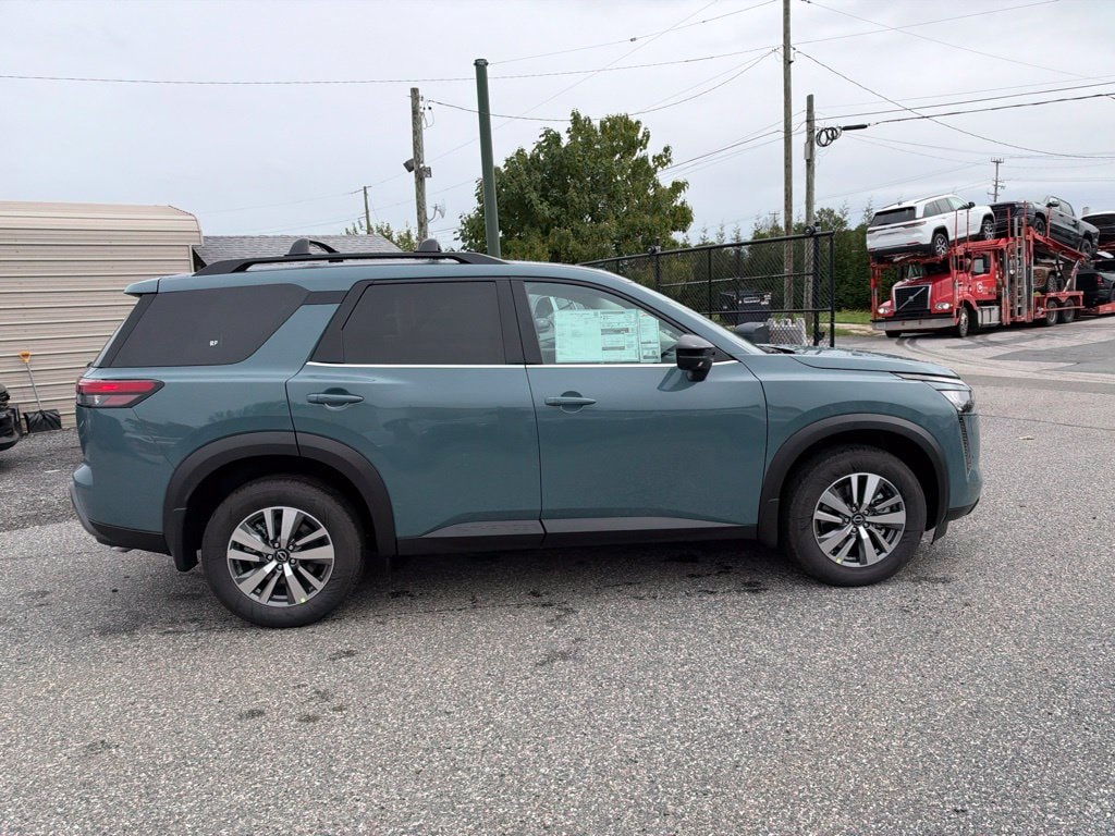 New 2026 Nissan Pathfinder SL SUV