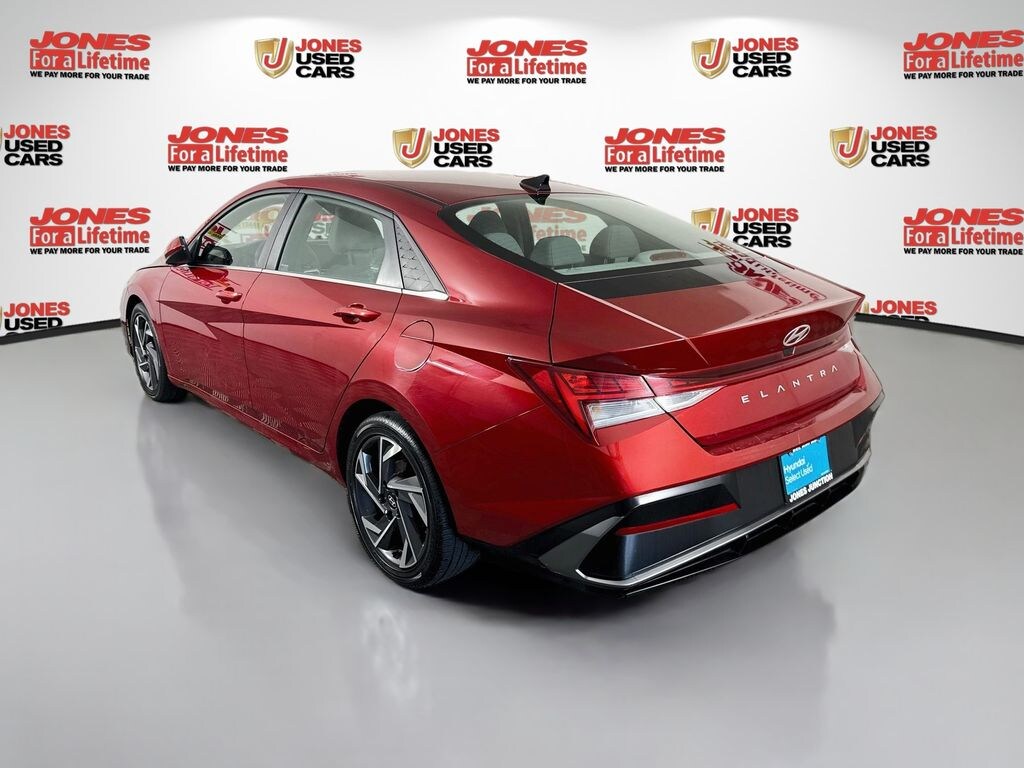 Used 2025 Hyundai Elantra SEL Convenience Sedan