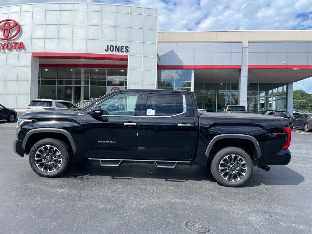 New 2026 Toyota Tundra Limited LIMITED CREWMAX 5.5