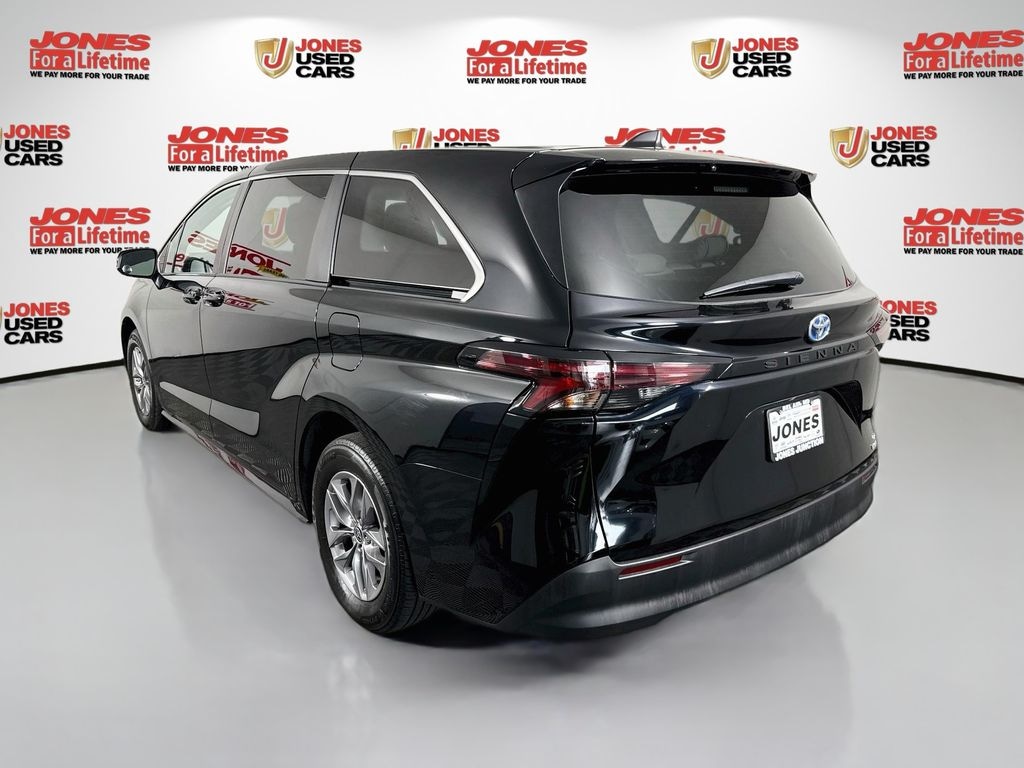 Certified 2024 Toyota Sienna LE Van Passenger Van