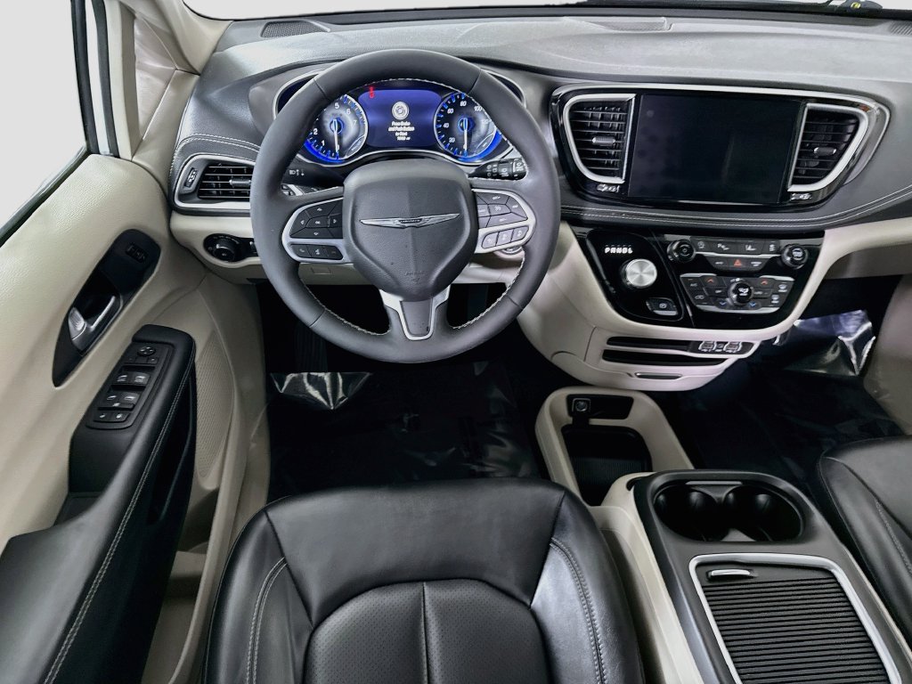 Certified 2024 Chrysler Pacifica Touring L Minivan/Van