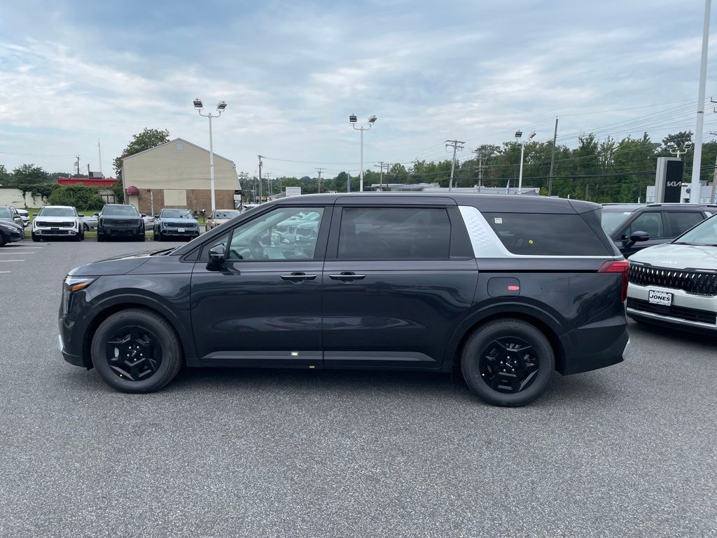 New 2027 Kia Carnival LXS Minivan/Van