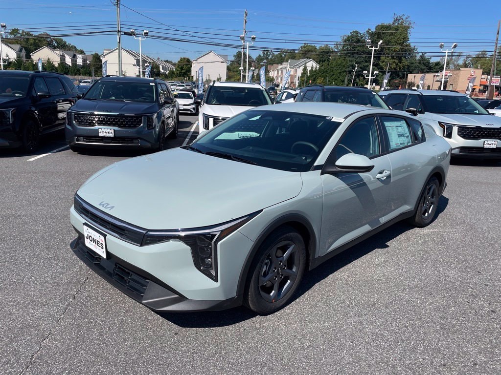 2026 Kia K4 LXS