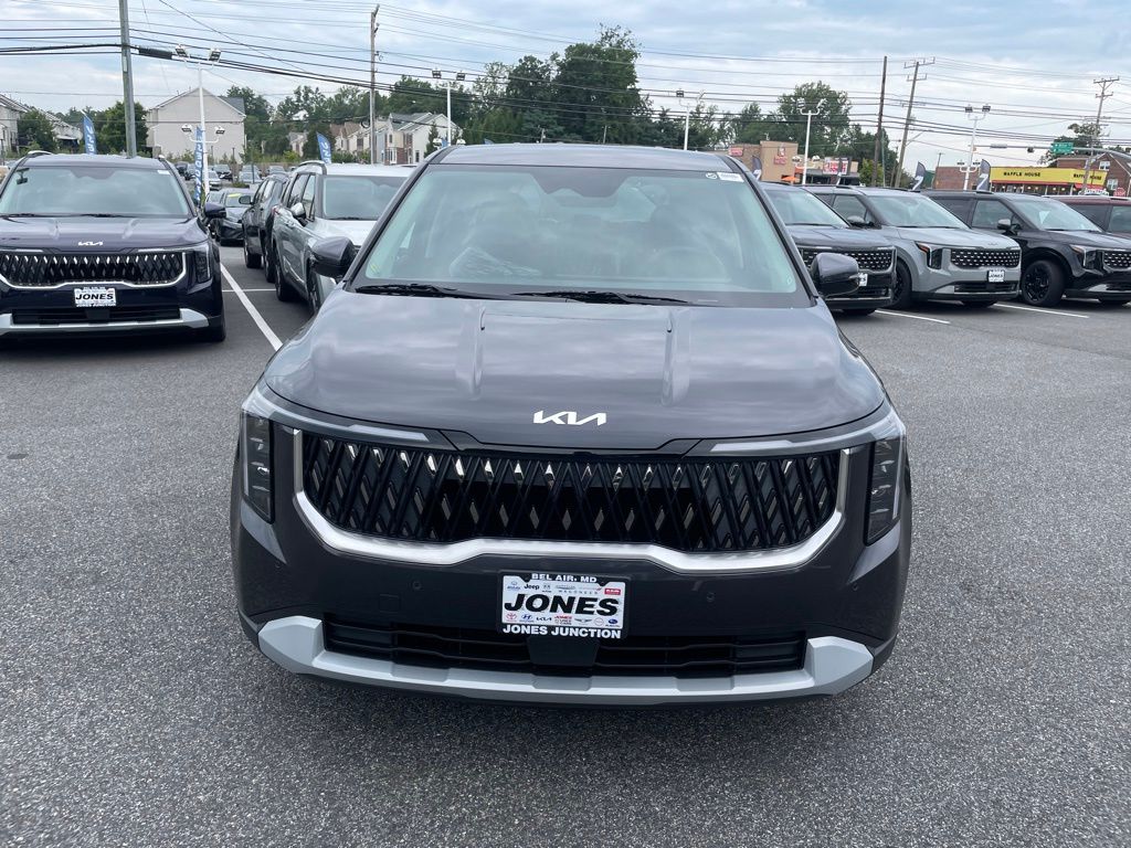 New 2027 Kia Carnival LXS Minivan/Van