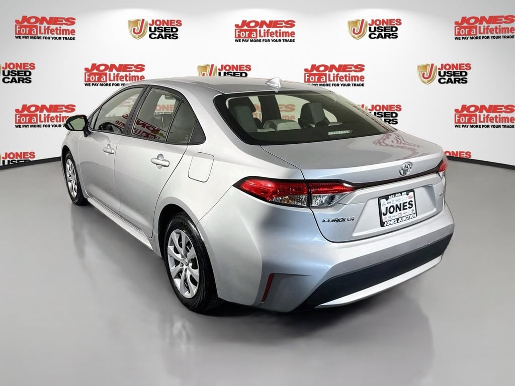 Used 2022 Toyota Corolla LE Sedan