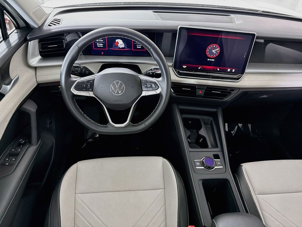 Used 2025 Volkswagen Tiguan 2.0T SE SUV