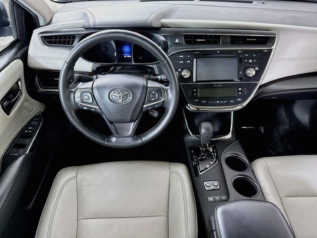 Used 2018 Toyota Avalon Hybrid Limited Sedan