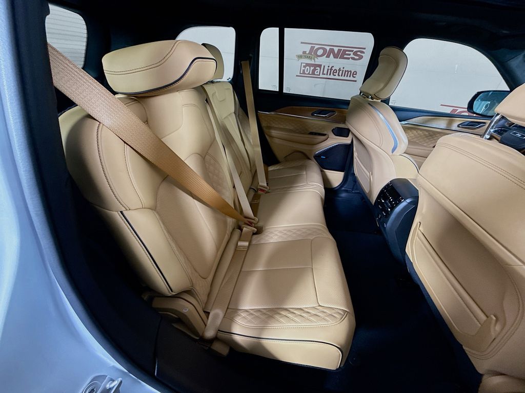 2025 Jeep Grand Cherokee Summit Reserve 4xe - Photo 32