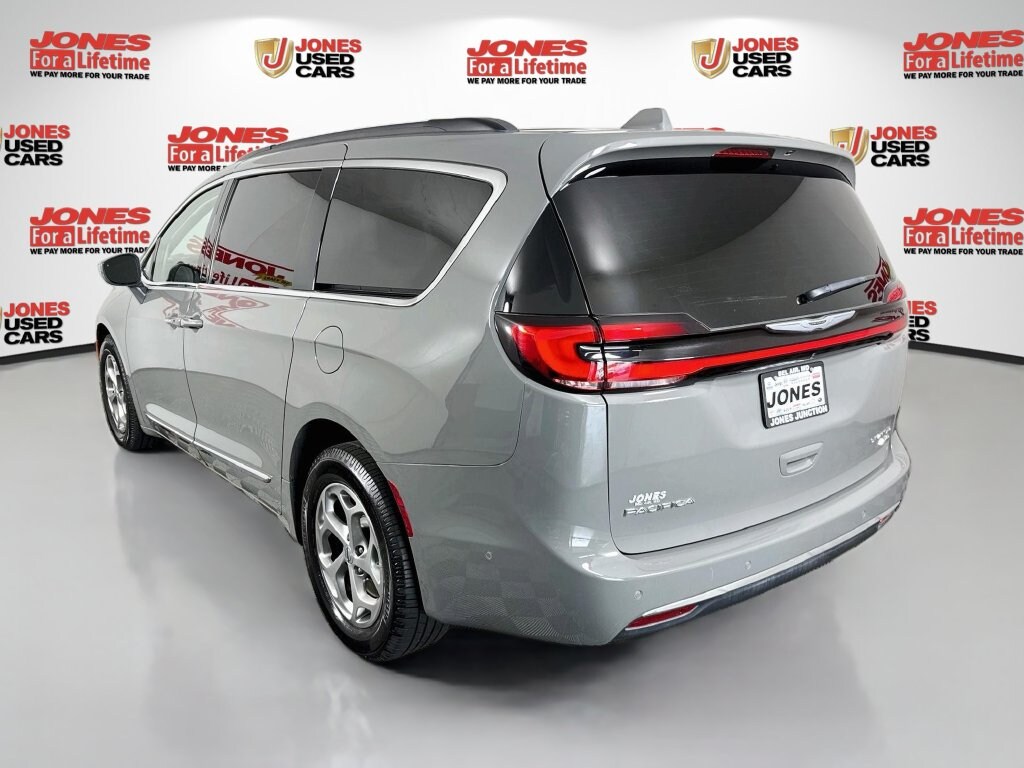 Certified 2022 Chrysler Pacifica Limited Van Passenger Van