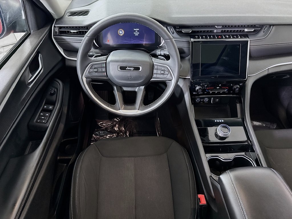 Used 2023 Jeep Grand Cherokee Laredo SUV