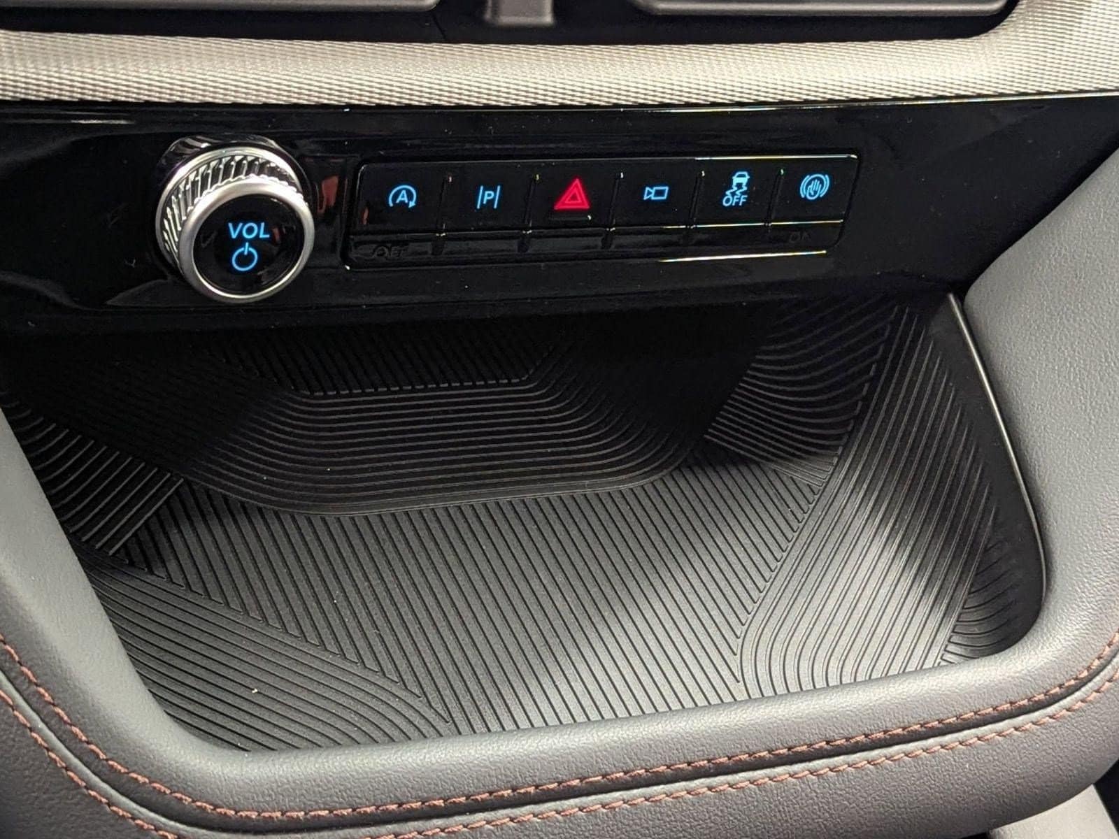 2026 Ford Explorer Active - Photo 14
