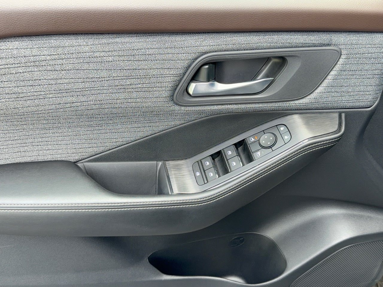 2023 Nissan Rogue SV - Photo 14