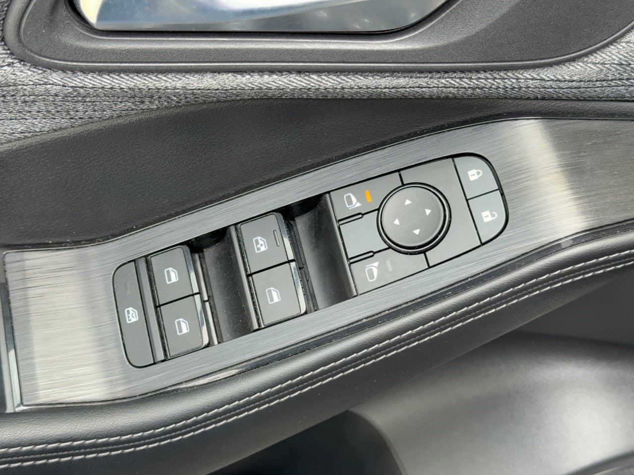 2023 Nissan Rogue SV - Photo 15