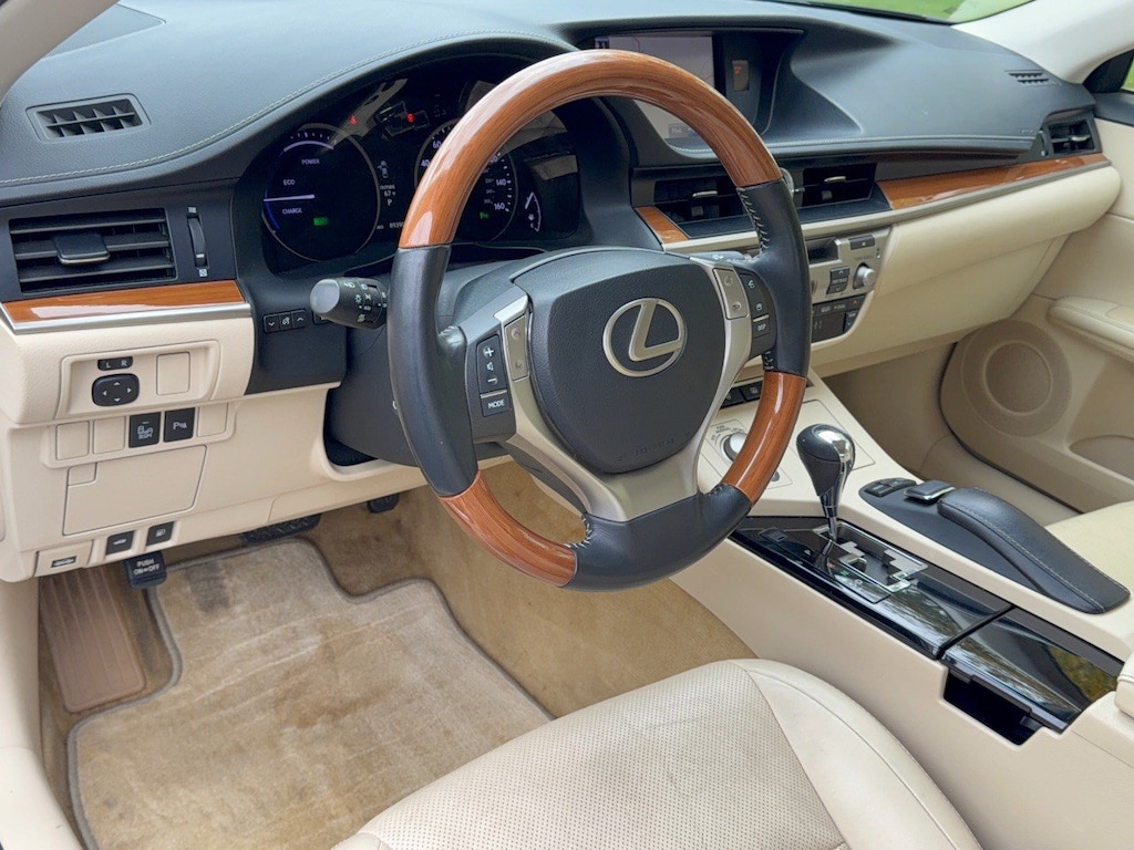 Used 2013 Lexus ES 300h Sedan