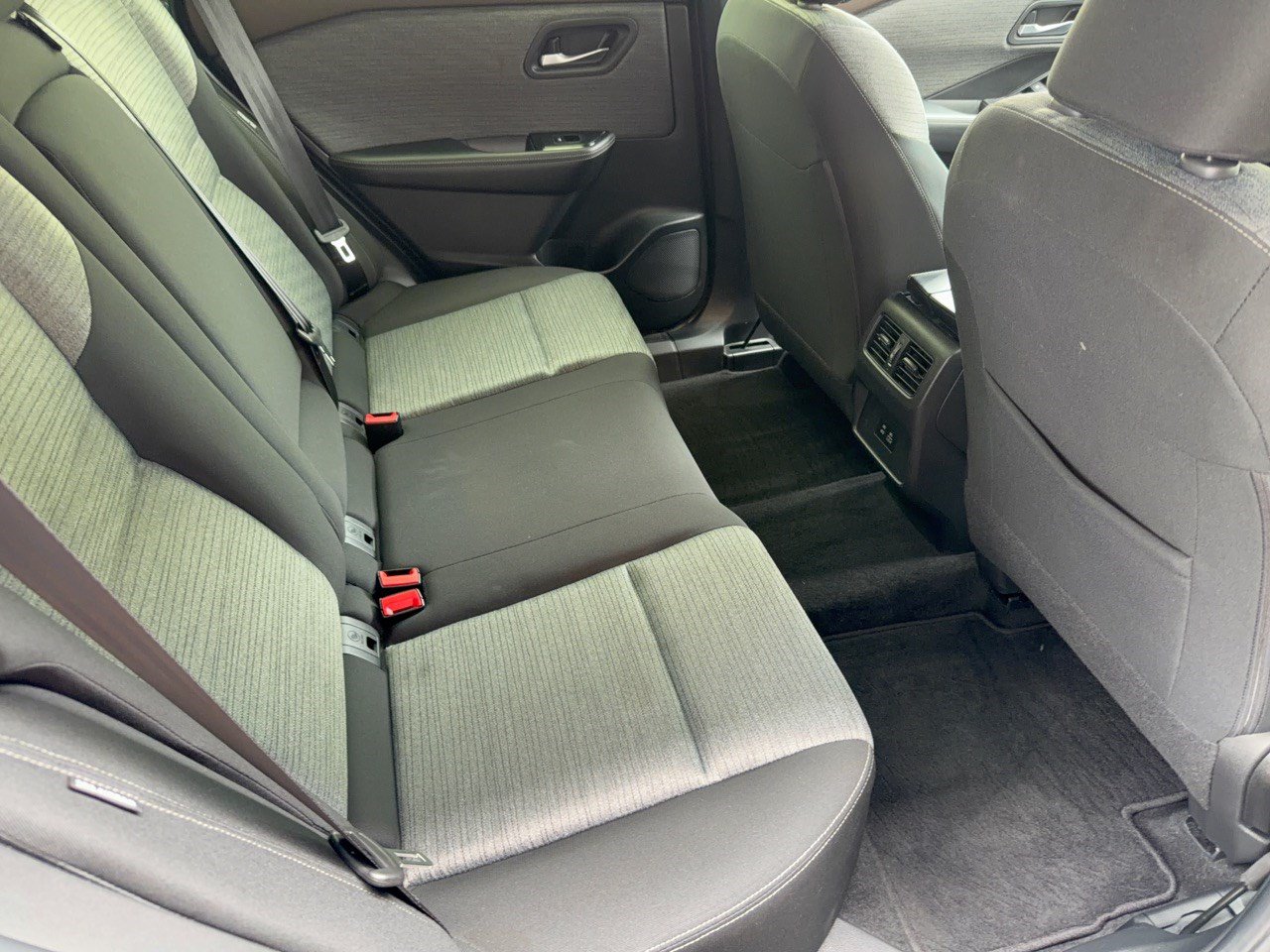 2023 Nissan Rogue SV - Photo 29