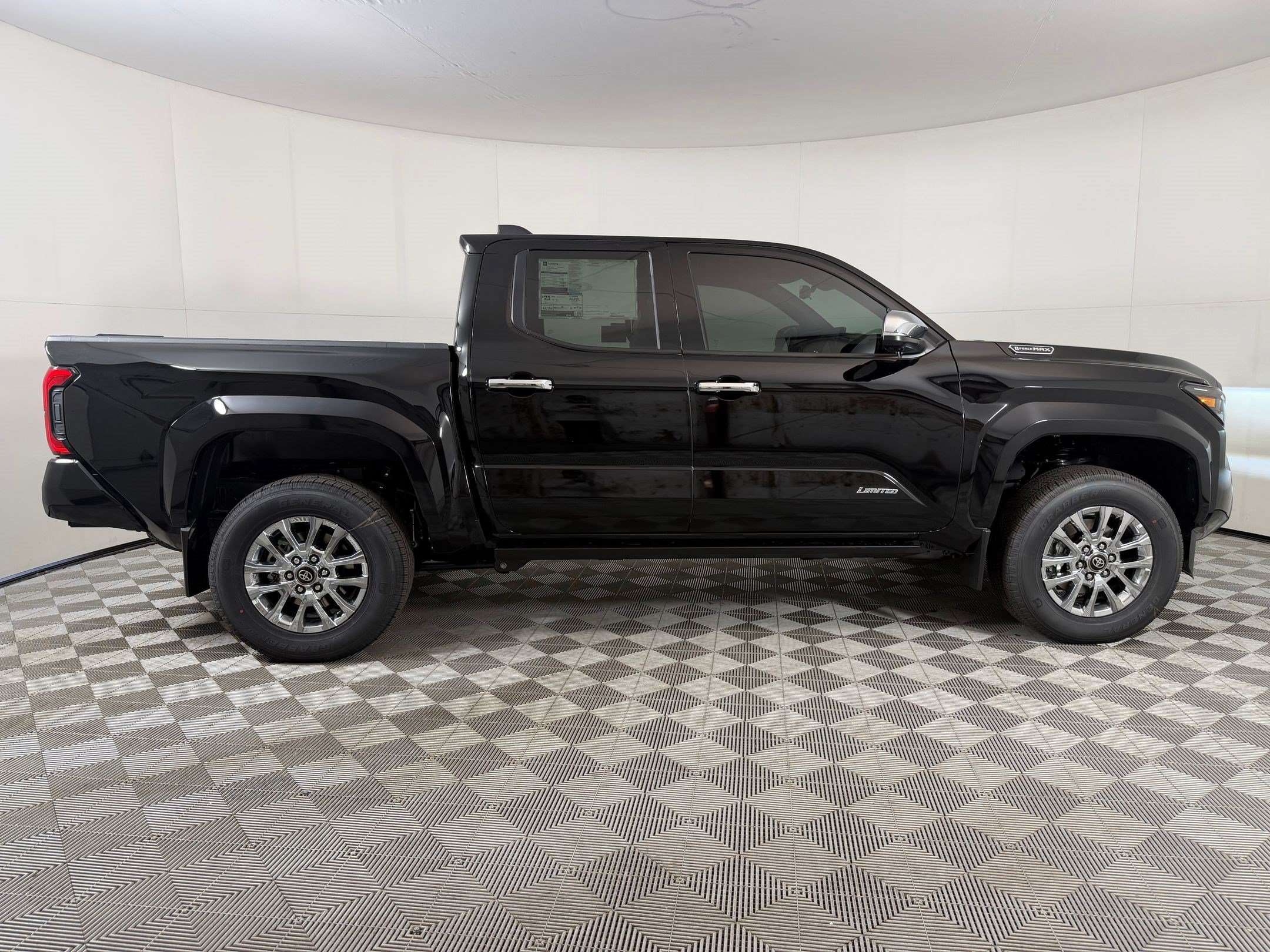 2026 Toyota Tacoma Limited - Photo 8