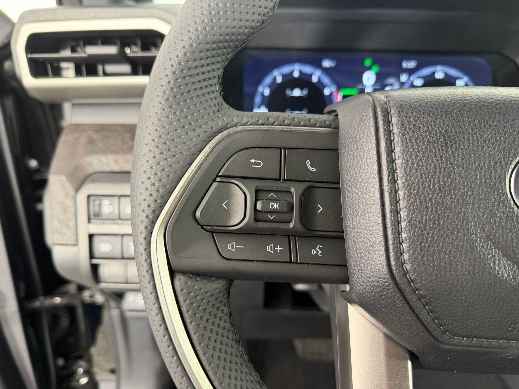 2026 Toyota Tacoma Limited - Photo 15