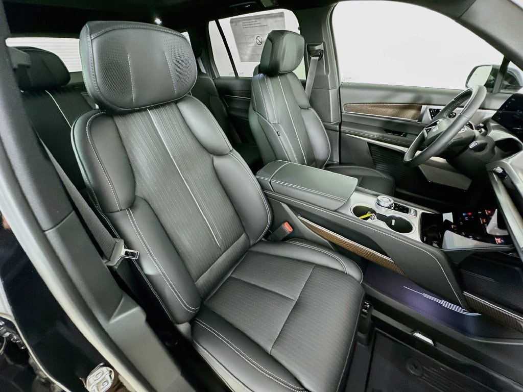2026 Cadillac VISTIQ Luxury - Photo 35