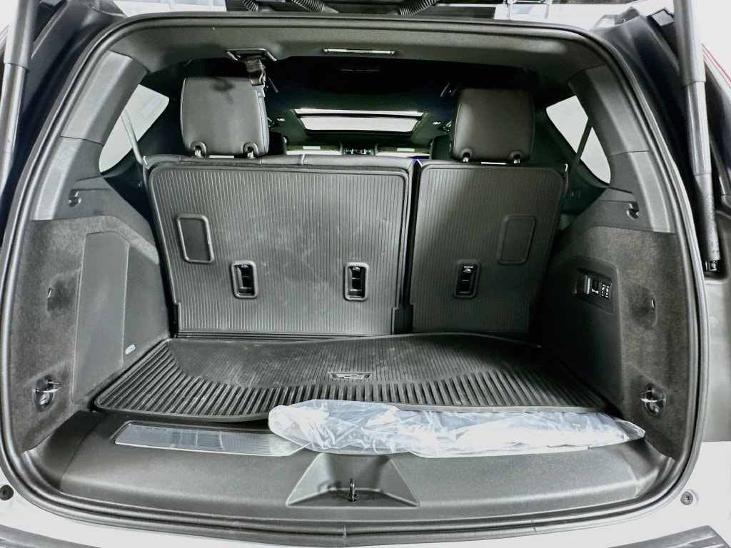2026 Cadillac Escalade Sport - Photo 35