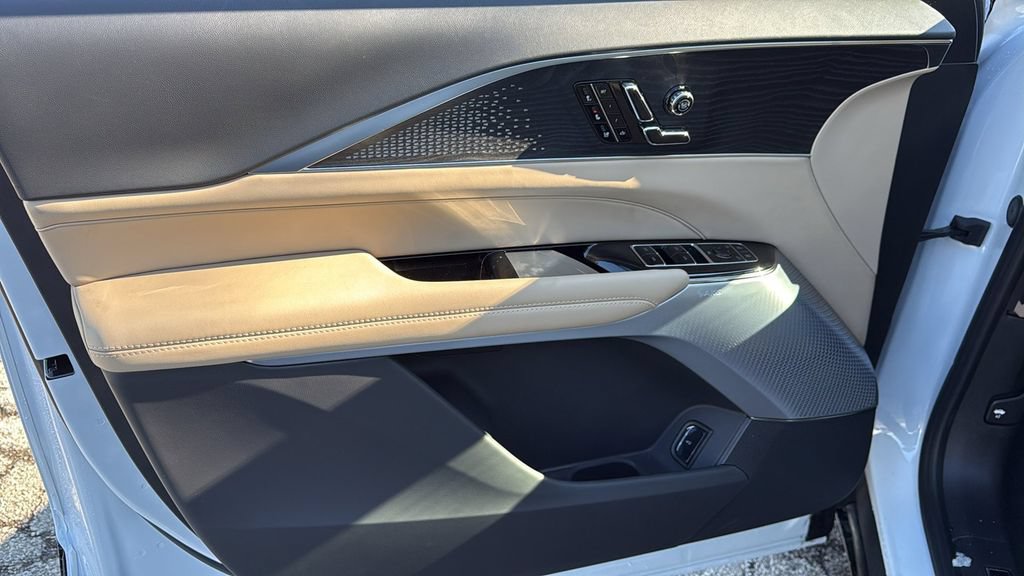2026 Cadillac LYRIQ Signature Luxury - Photo 10