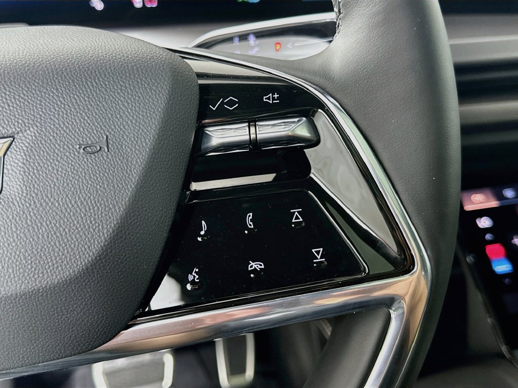 2026 Cadillac VISTIQ Luxury - Photo 13